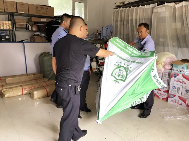 乾港慰問(wèn)一線干警 乾港慰問(wèn)一線干警