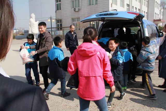 乾港愛心慈善日 乾港愛心慈善日